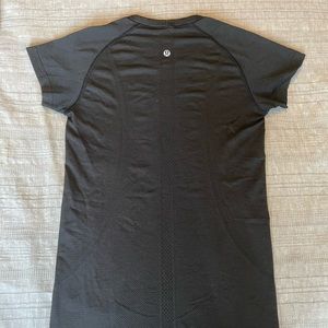Lululemon Swiftly Tech shirt size 6